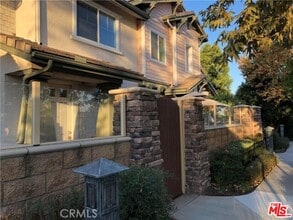 Building Photo - 9497 Jack Rabbit Dr