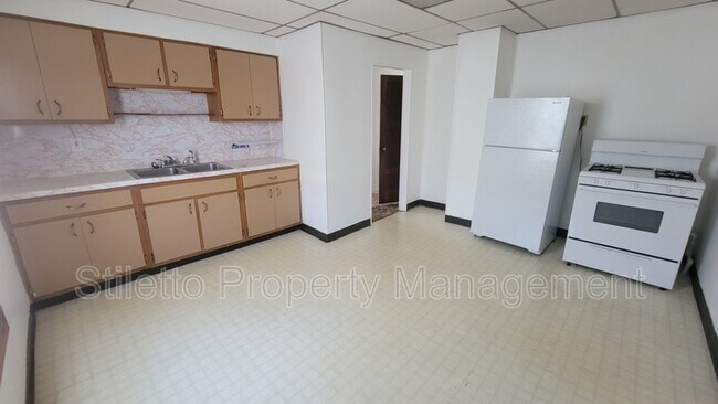 Building Photo - 371 Susquehanna Ave