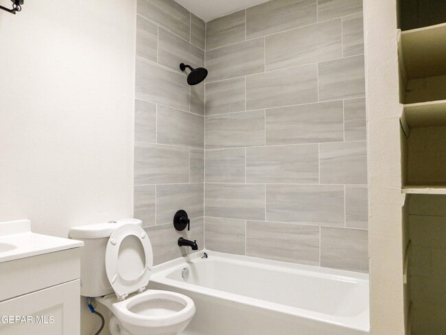 Building Photo - 8954 Ankerson St