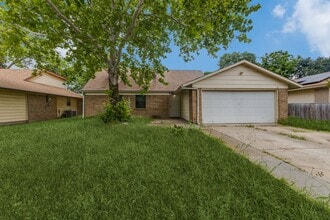 Building Photo - 12129 Spring Branch Dr