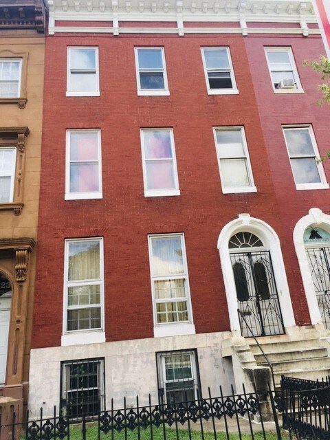 Foto del edificio - 1327 W Fayette St