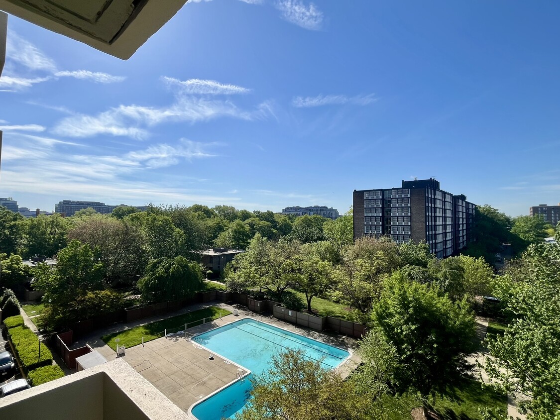 Photo - 240 M St SE (Washington, DC)