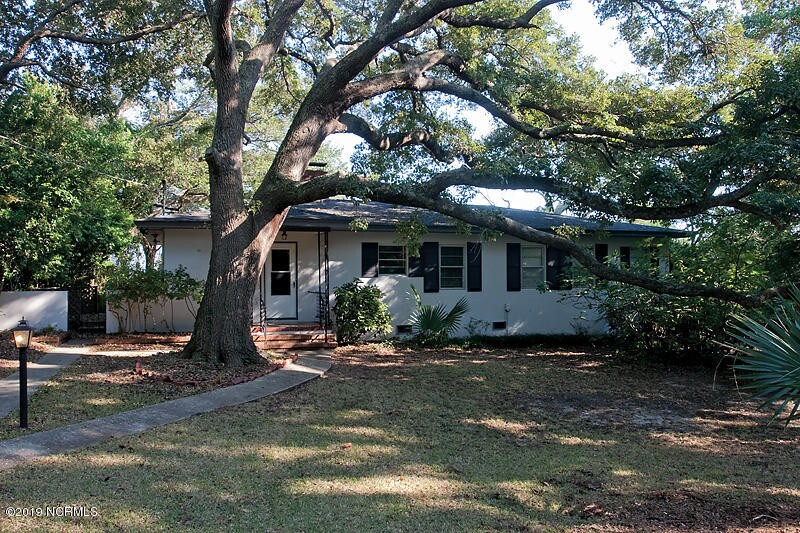 Primary Photo - 2405 Middle Sound Loop Rd