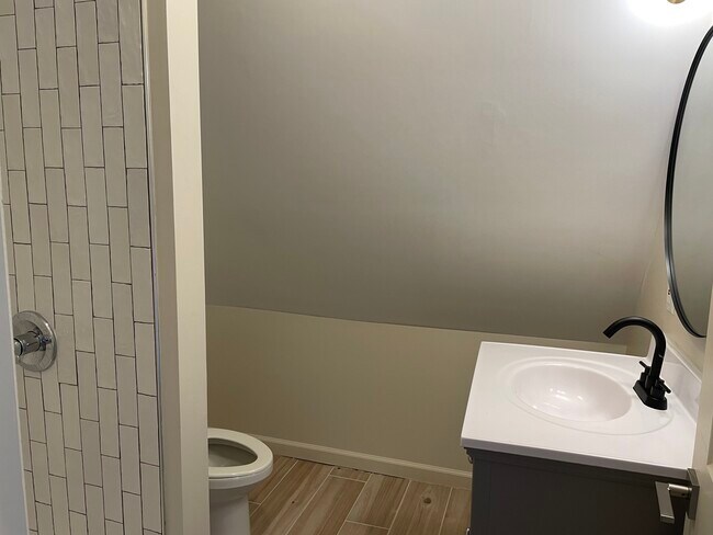 Foto del edificio - 140 Fabyan Pl