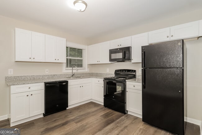 Foto del edificio - 66 Seminole Rd NE