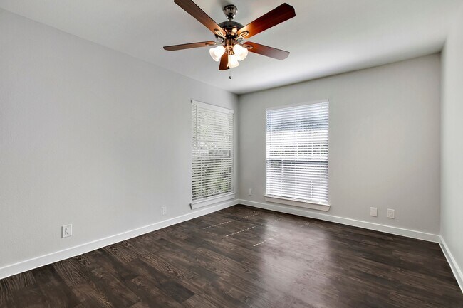 Building Photo - 6203 Hyside