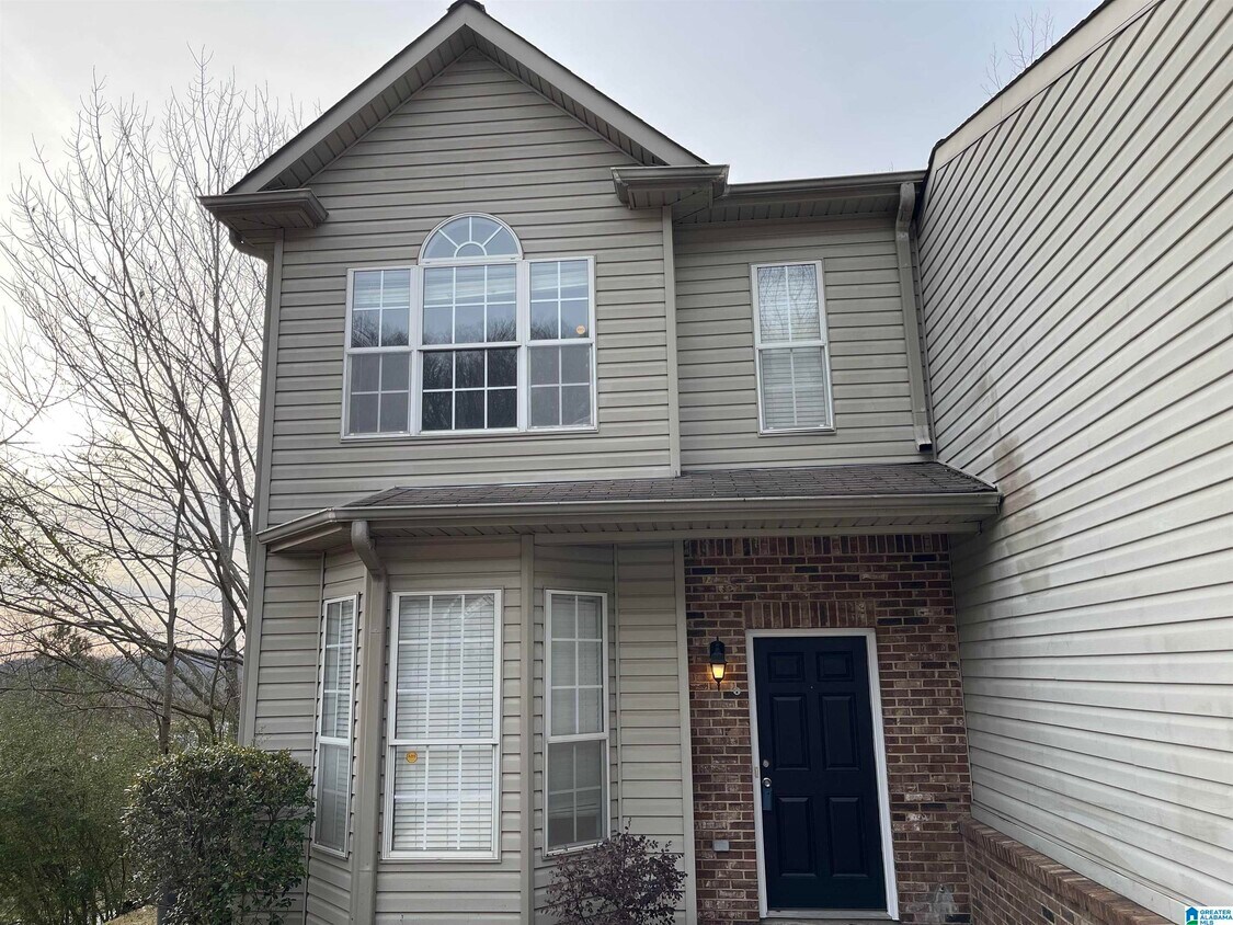 Primary Photo - 401 Midridge Ln