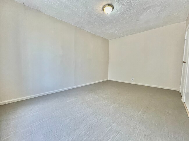 Foto del edificio - 1331 Seneca Ave