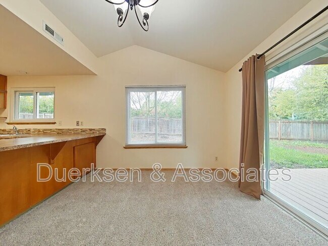 Foto del edificio - 2648 NW Acey Pl