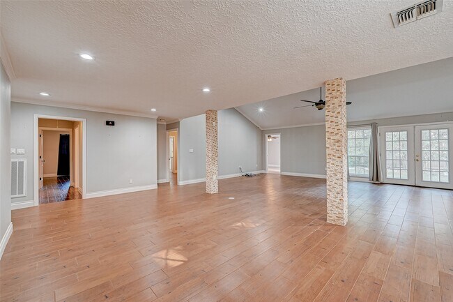 Building Photo - 4623 Birch Cove