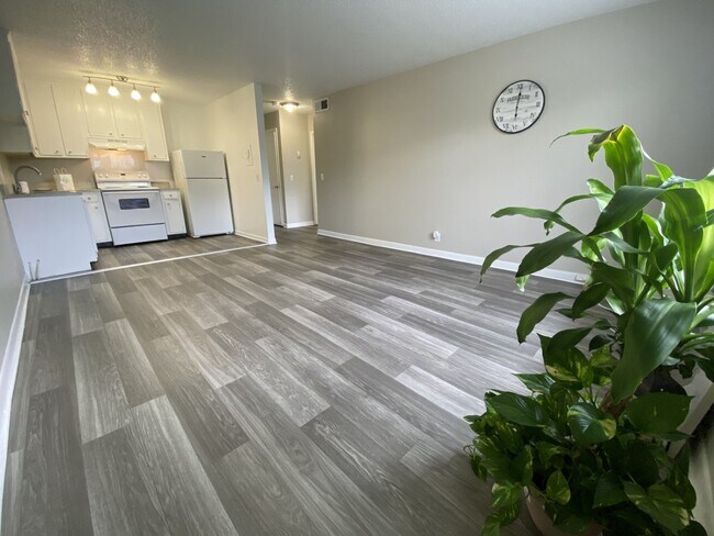 Foto del edificio - 1005 Hickory Hill Ln
