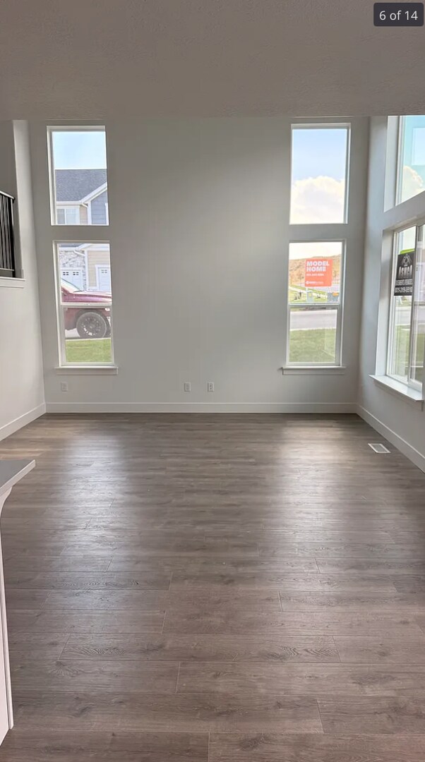 Foto del edificio - ? Brand-New End-Unit Townhome with Finishe...