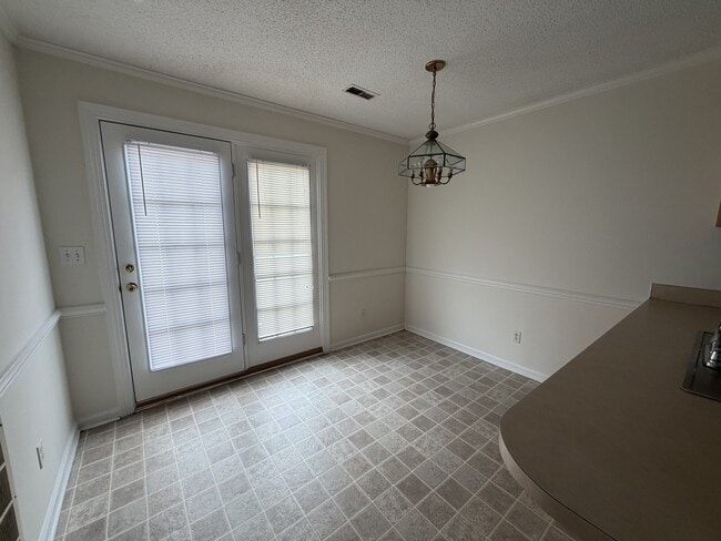 Building Photo - 3811 Sterling Pointe Dr
