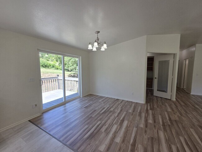 Foto del edificio - 3950 Shoestring Rd
