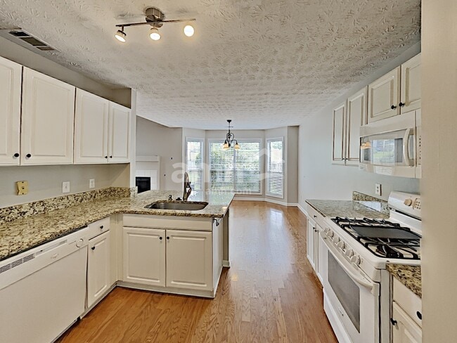 Building Photo - 3731 Avensong Village Cir