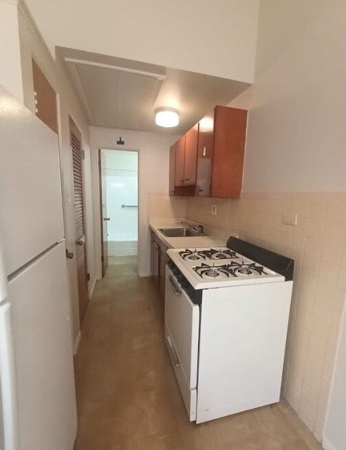 9792 Greenbush Pl Unit 9792, Breckenridge Hills, MO 63114 Apartments