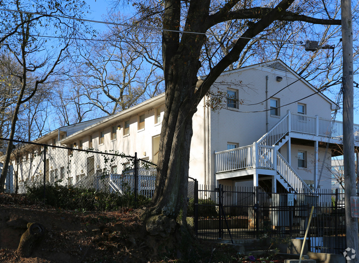 Building Photo - Hillside Villas