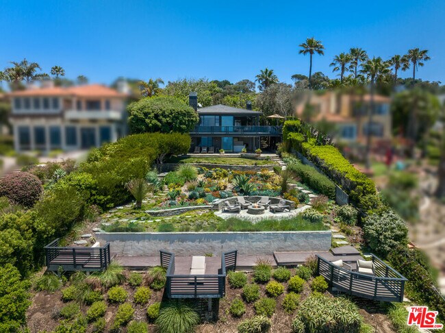 Foto del edificio - 7089 Birdview Ave
