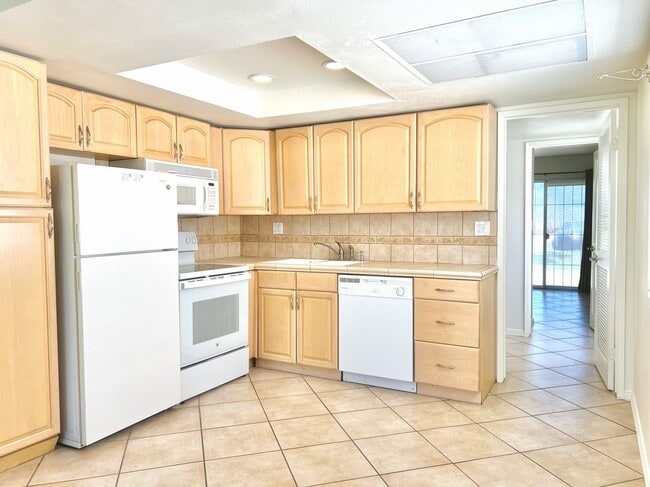 Foto del edificio - 64275 Spyglass Ave