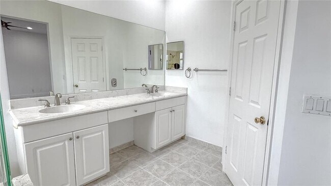 Foto del edificio - 5737 NW 119th Dr