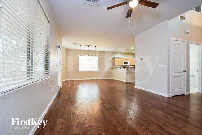 Building Photo - 10832 Avenzano St