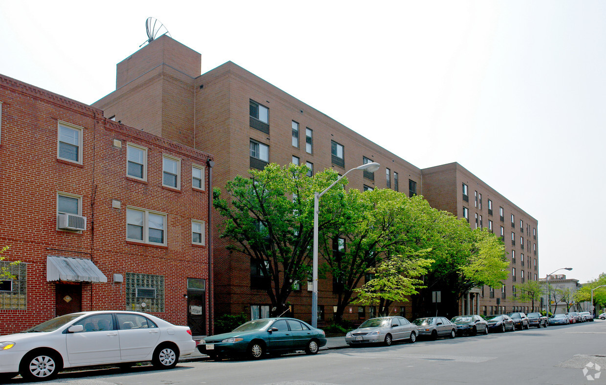 Building Photo - Lemko Community
