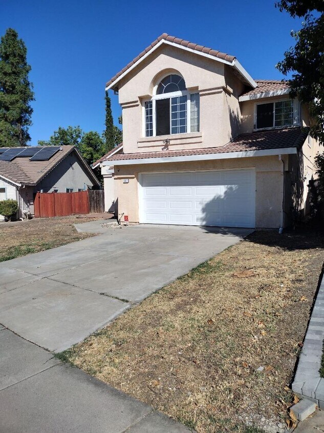 Primary Photo - 5012 Rodeo Cir