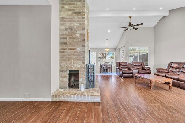 Foto del edificio - 3511 Arbor Pl