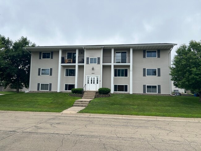 Building Photo - 1807 Greenfield Ln SW