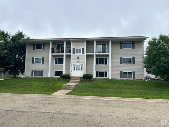 Building Photo - 1807 Greenfield Ln SW