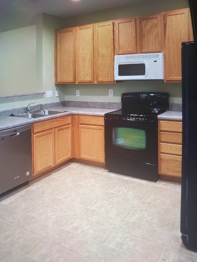 Building Photo - 205 Azteca Dr