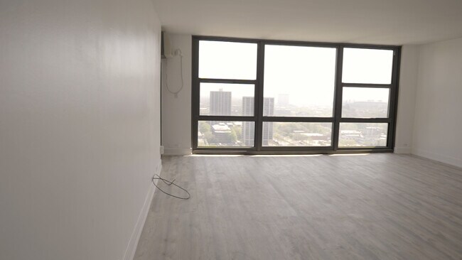 Living Room - Open Floor Plan - 2605 S Indiana Ave