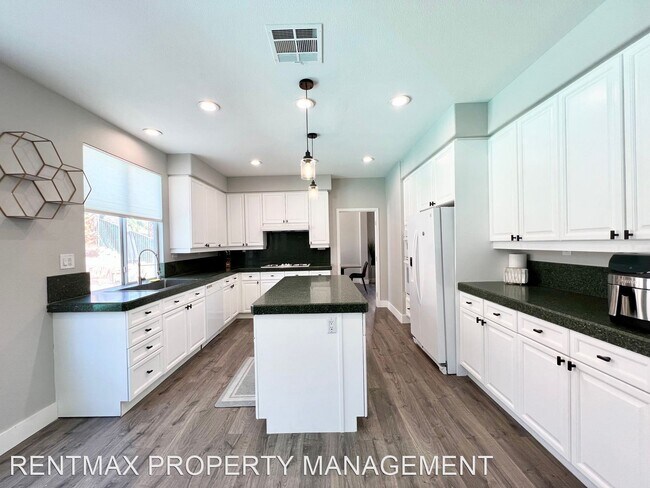 Building Photo - 5 br, 3 bath House - 2218 ARMACOST DR