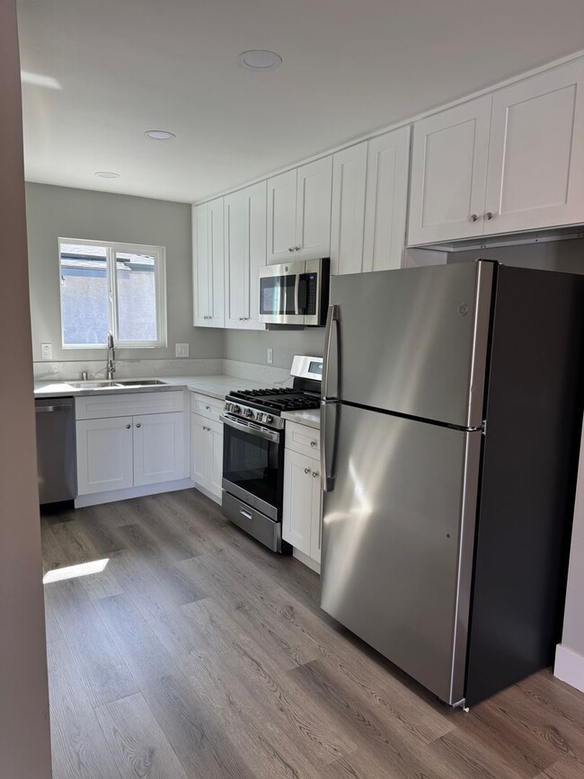 Building Photo - 54TH STREET 2985-2987 #1 FRONT UNITS