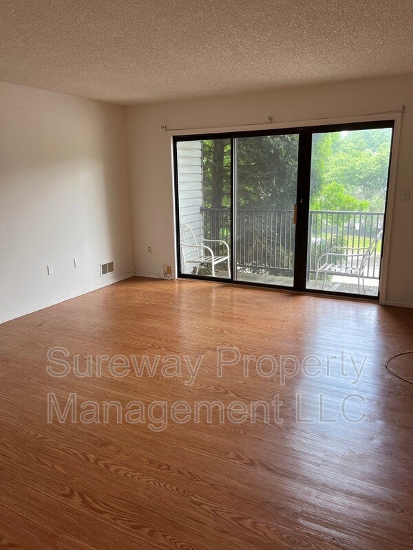 16 Canterbury Ct, Piscataway, NJ 08854 Condo for Rent in Piscataway, NJ