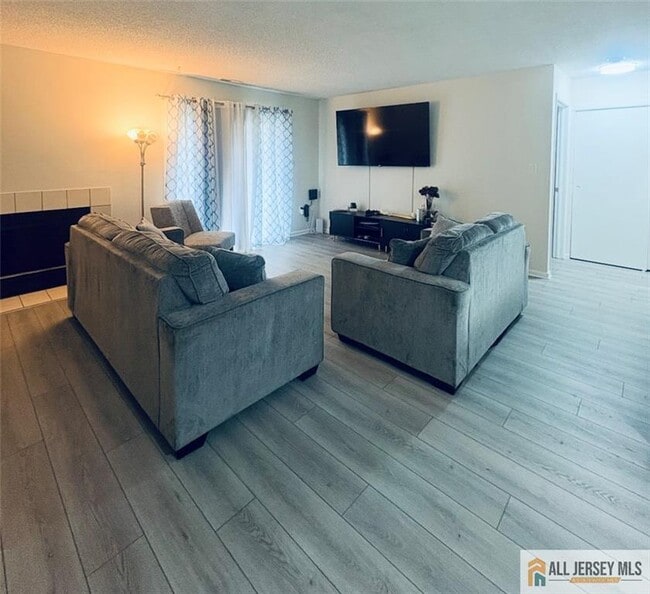 Building Photo - 1222 Ravens Crest Dr