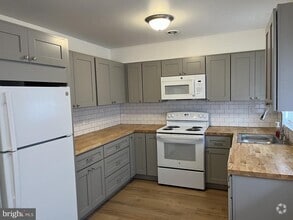 Building Photo - 134 Buckingham Dr