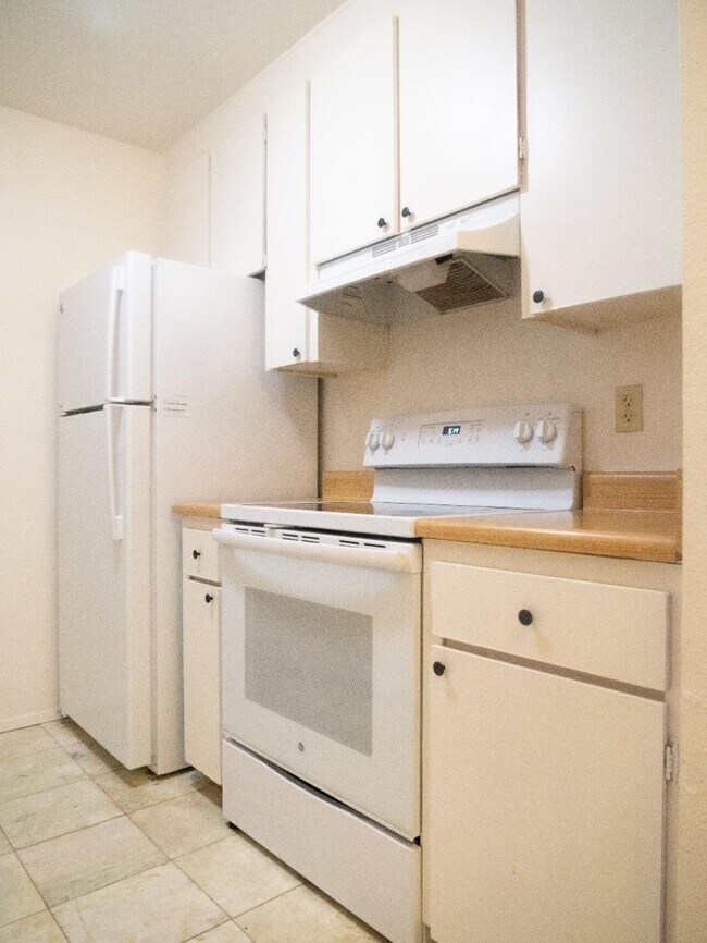 Foto del edificio - 2140 Shelter Creek Ln