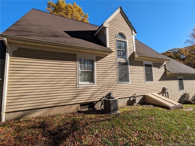 Building Photo - 1 Yorkshire Ln