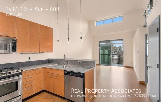 Building Photo - 1414 12th Ave