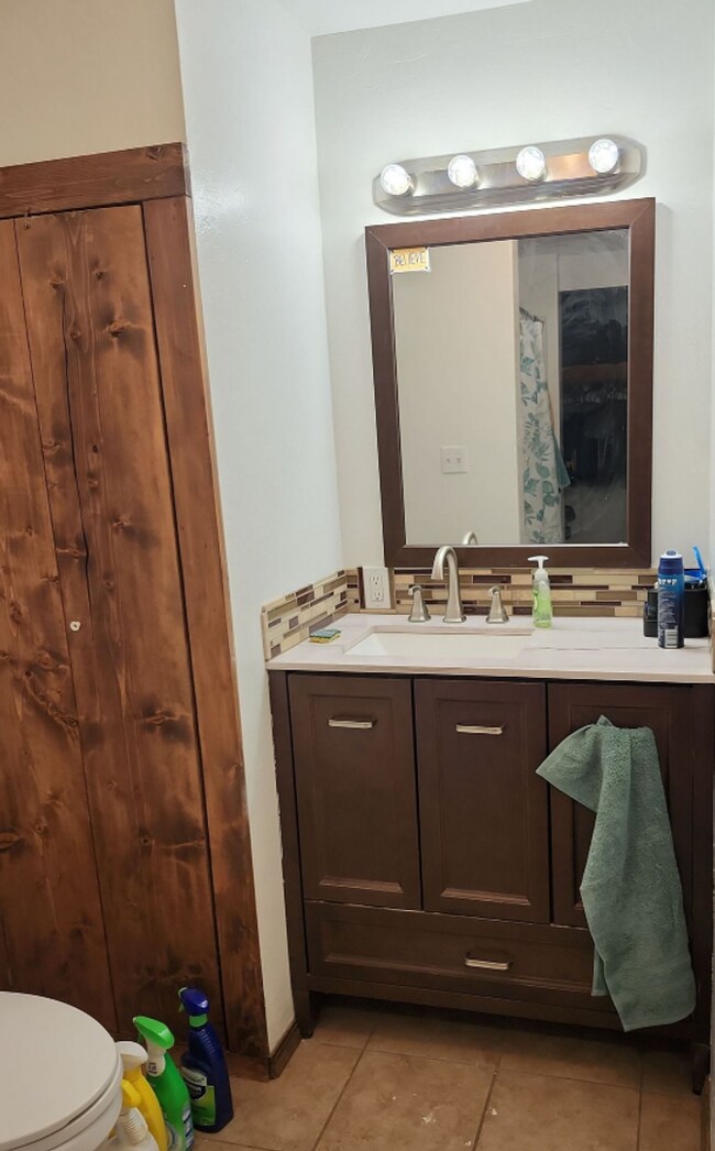 Foto del edificio - 3 bed 2 bath house
