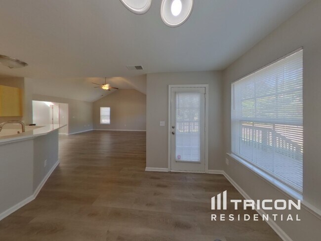 Foto del edificio - 3008 Deep Cove Dr NW