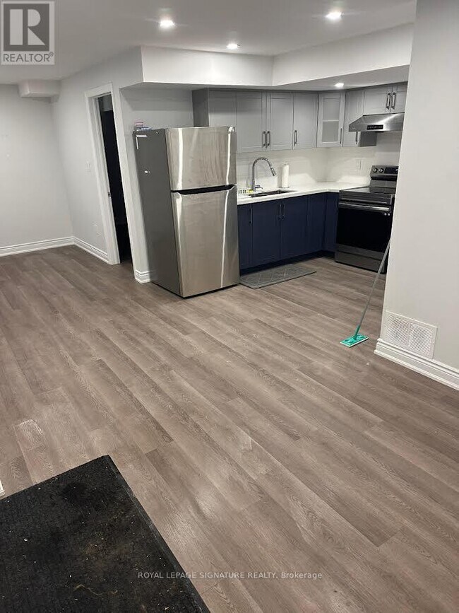 Photo du bâtiment - 53 Hubbell Rd