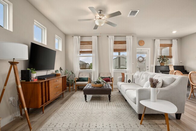 Foto del edificio - 7400 Travertine Spring Dr