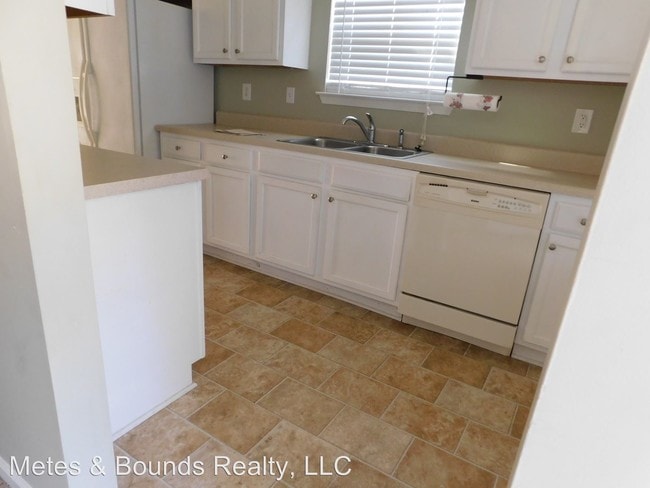 Building Photo - 2 br, 2 bath House - 1703 Summerwoods Lane