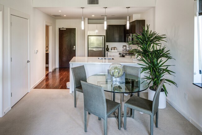 Interior Photo - Misora