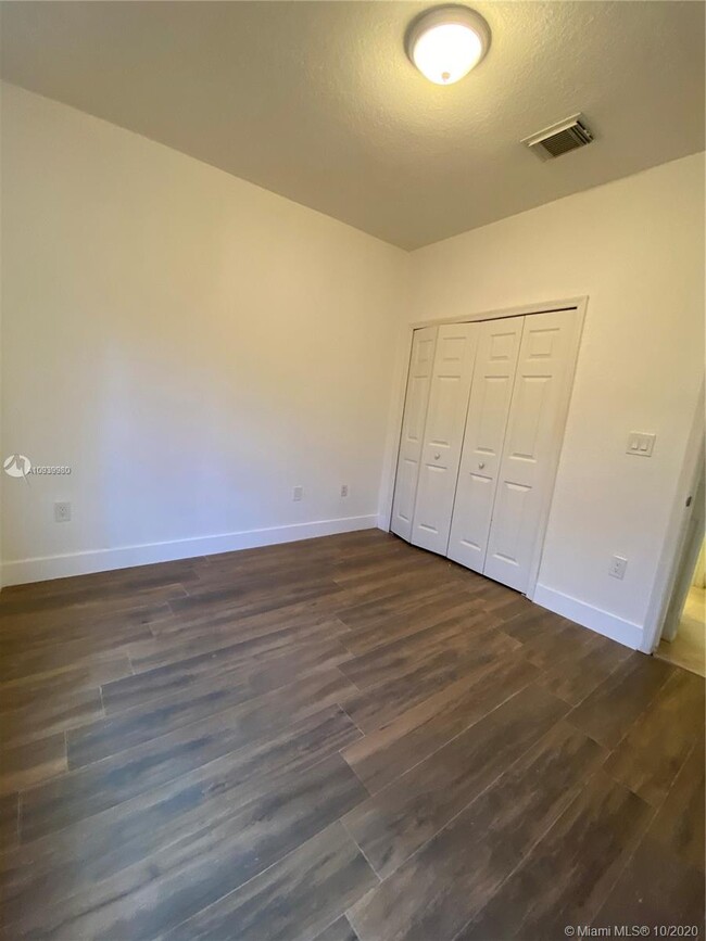 Building Photo - 10760 NW 82nd Ter 2-7 Doral Fl 33178