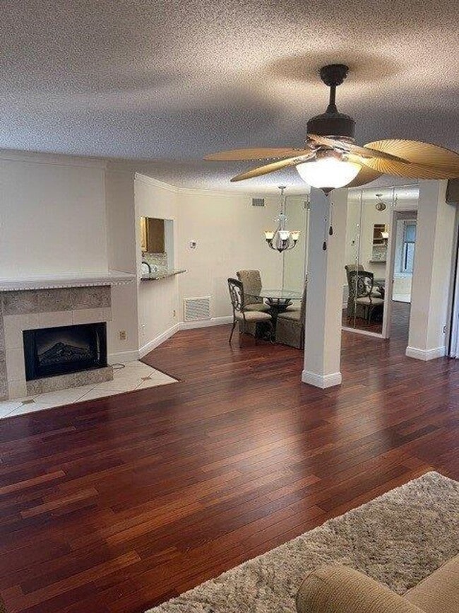 Foto del edificio - 1236 St Tropez Cir