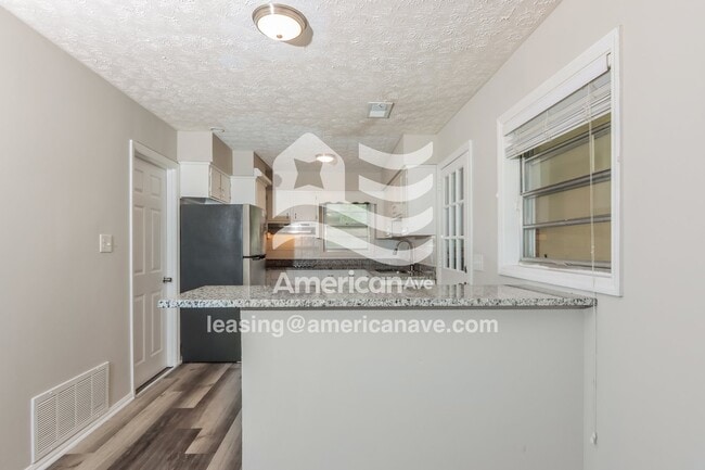 Foto del edificio - 5862 Blueridge Dr