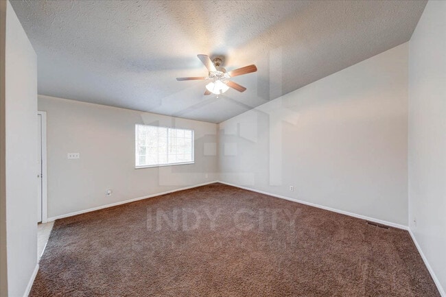 Foto del edificio - 542 Woods Crossing Dr